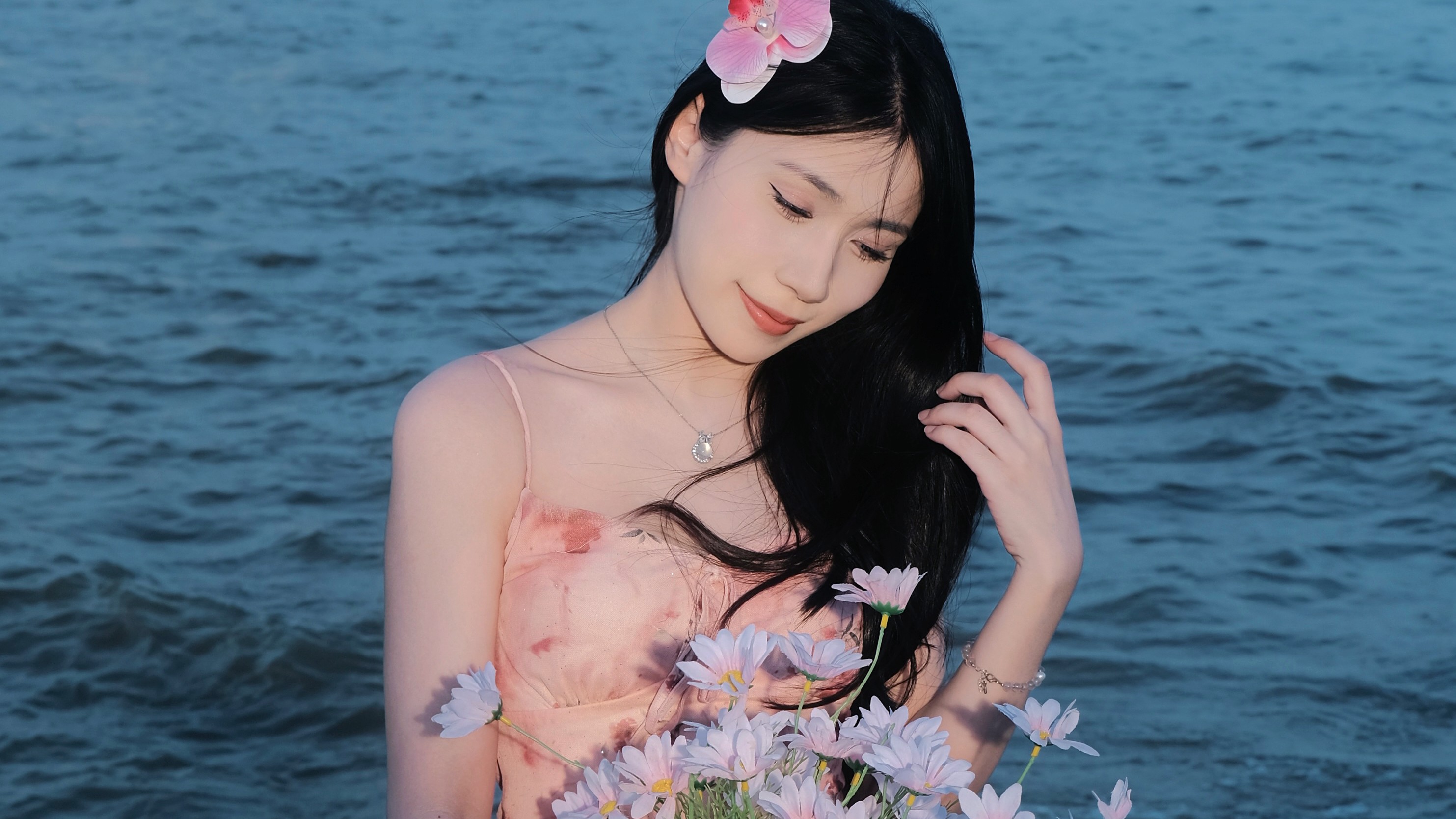 世一娱乐携手音乐人，共创网红娱乐盛世